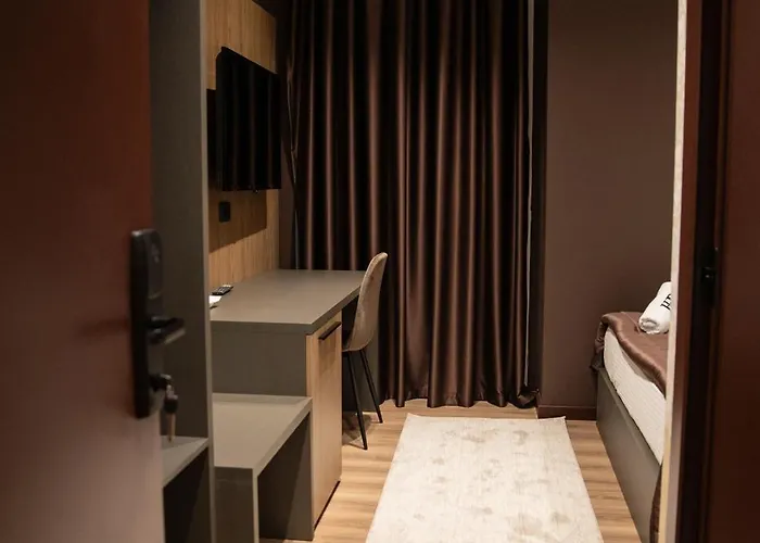 Dial Отель Эльбасан